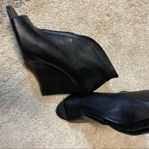 Jessica Simpson black leather wedges